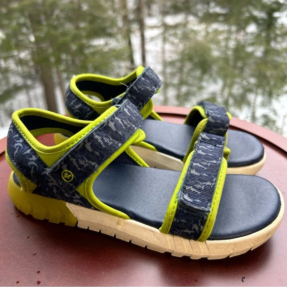 Stride Rite Shark Light-Up Sandals | Toddler Boys Size 12 | Velcro | Memory Foam